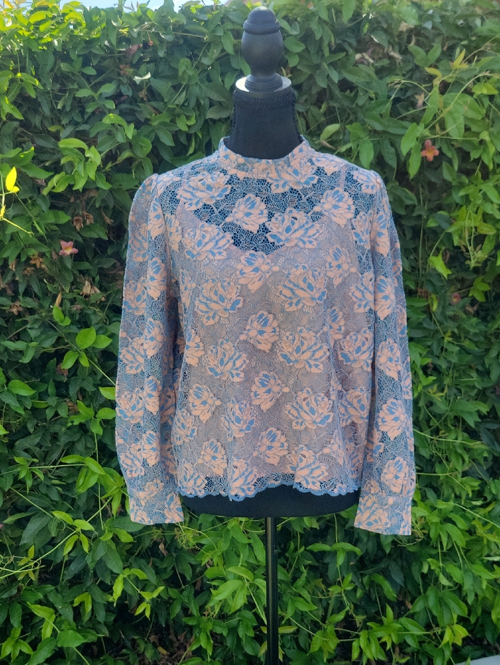 Blue lace Long Sleeve Boho Blouse With Light Coral Tank Lining Sz M